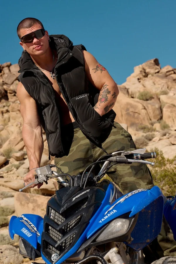 Youngla Outerwear<528-Midnight Puffer Vest