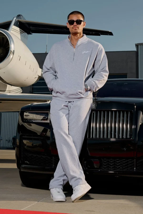 Youngla Outerwear<520-Sunday Quarter Zips