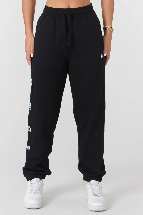 Youngla Joggers & Pants<W203 Winter Bloom Joggers
