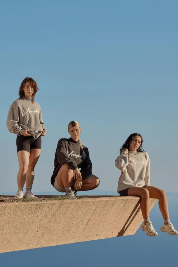 Youngla Outerwear<W521-Urban Crewneck