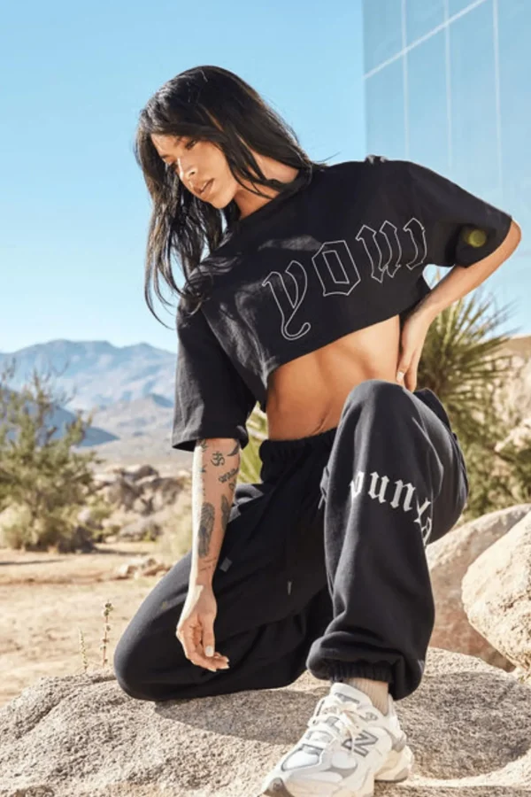 Youngla Tops<W436-Urban Crop Tee