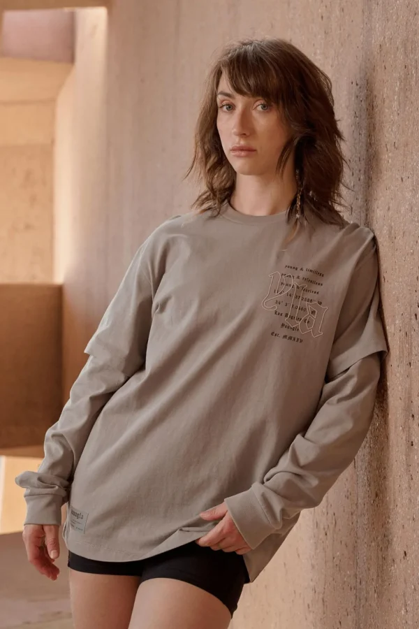 Youngla Tops<W437-Urban Layer Tee